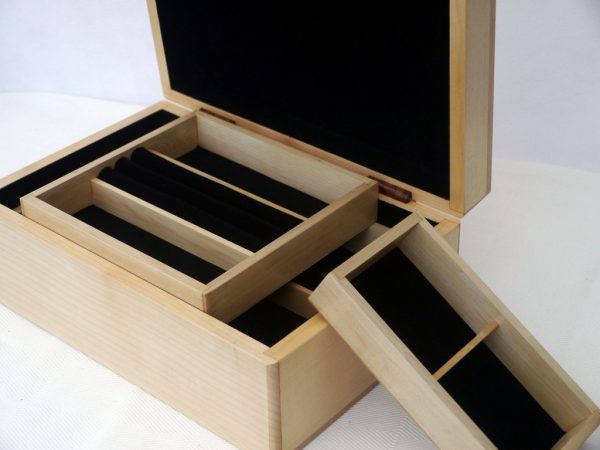 Rosewood and Maple Luxury Jewellery Box - Image 12