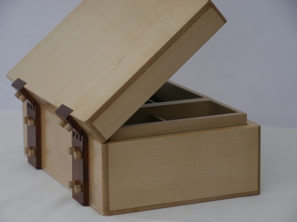 Rosewood and Maple Luxury Jewellery Box - Image 4