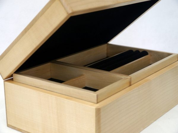 Rosewood and Maple Luxury Jewellery Box - Image 15