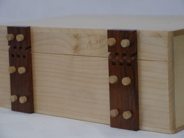 Rosewood and Maple Luxury Jewellery Box - Image 9