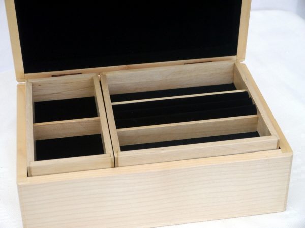 Rosewood and Maple Luxury Jewellery Box - Image 19