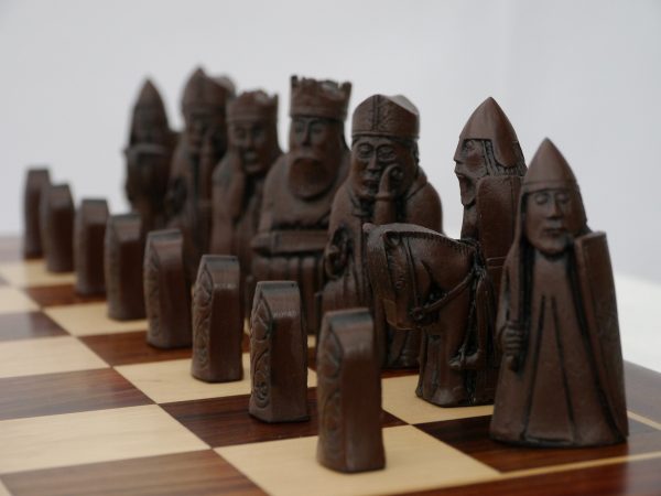 Berkeley Chess - Isle of Lewis Chess Set - Ivory and Brown - Image 5