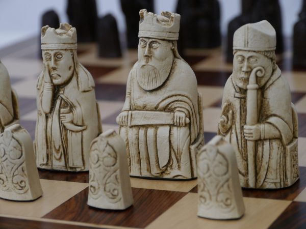 Berkeley Chess - Isle of Lewis Chess Set - Ivory and Brown - Image 7
