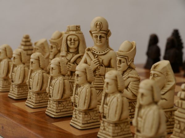 Berkeley Chess Ltd - Egyptian Chess Set - Ivory and Brown - Image 3