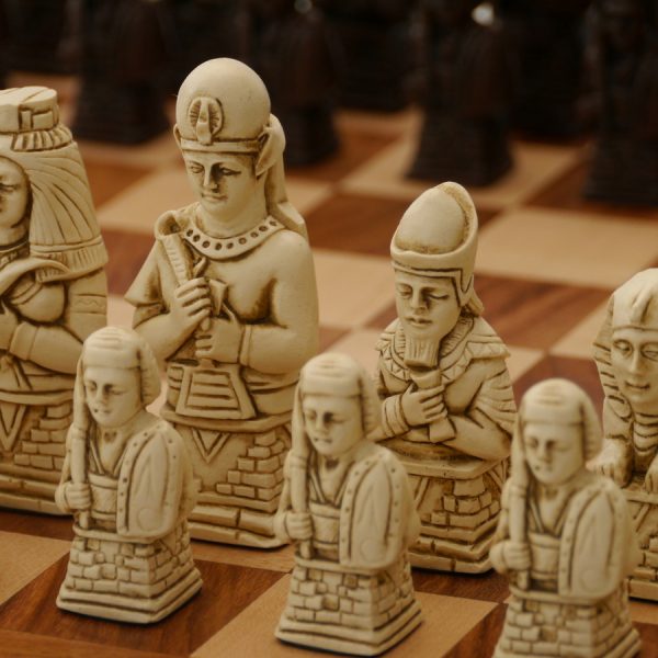 Berkeley Chess Ltd - Egyptian Chess Set - Ivory and Brown