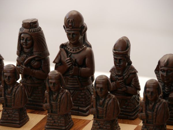 Berkeley Chess Ltd - Egyptian Chess Set - Ivory and Brown - Image 6