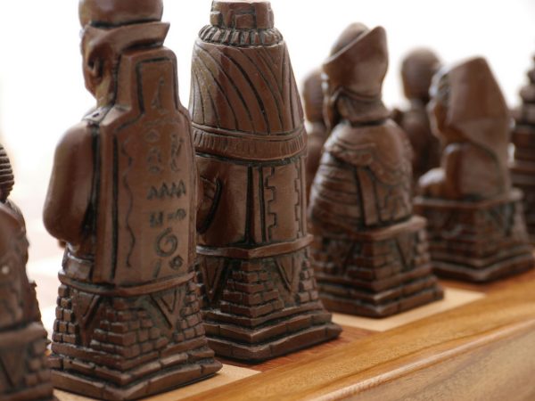 Berkeley Chess Ltd - Egyptian Chess Set - Ivory and Brown - Image 8