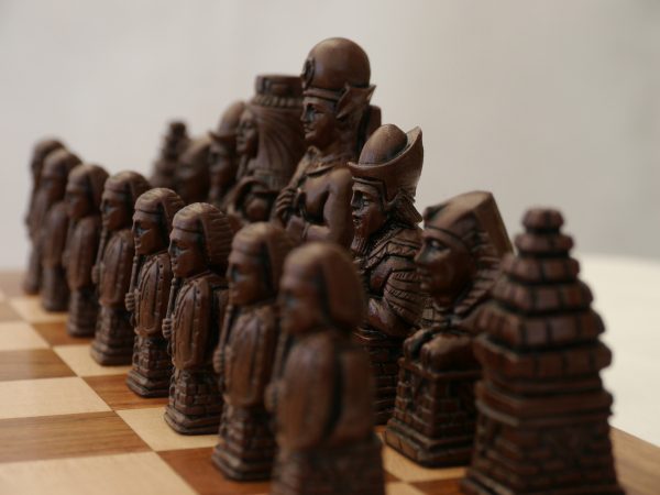 Berkeley Chess Ltd - Egyptian Chess Set - Ivory and Brown - Image 10