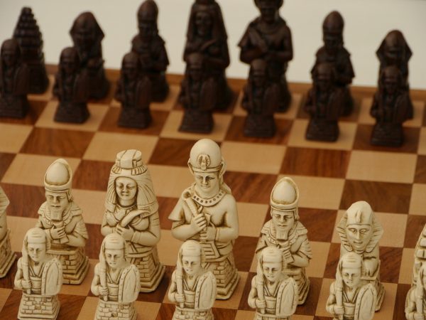 Berkeley Chess Ltd - Egyptian Chess Set - Ivory and Brown - Image 11