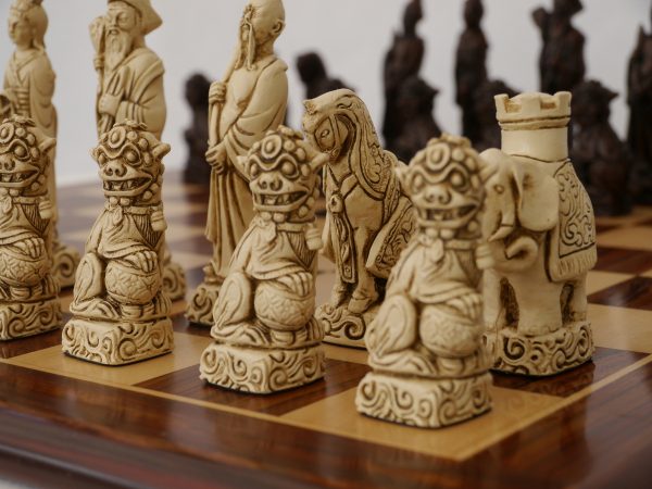 Berkeley Chess Ltd - Mandarin Chess Set - Ivory and Brown - Image 5