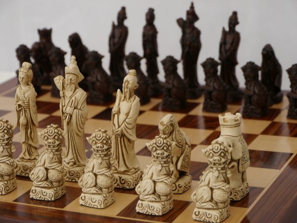 Berkeley Chess Ltd - Mandarin Chess Set - Ivory and Brown - Image 8