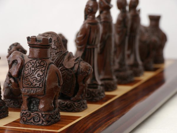 Berkeley Chess Ltd - Mandarin Chess Set - Ivory and Brown - Image 9