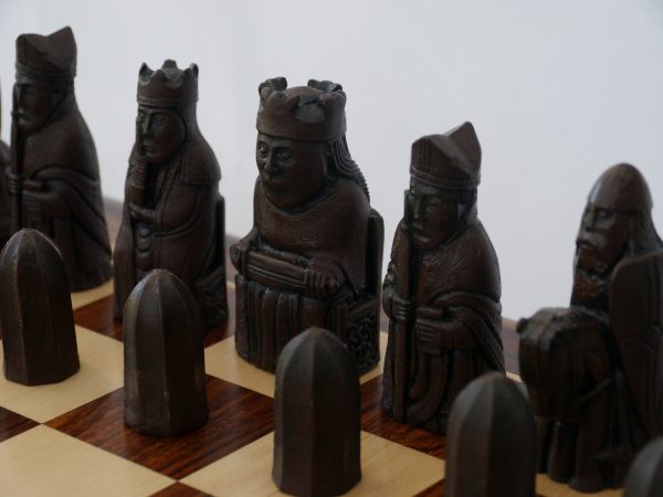Berkeley Chess Ltd - Isle of Lewis Chess Set - Ivory and Brown - Image 3