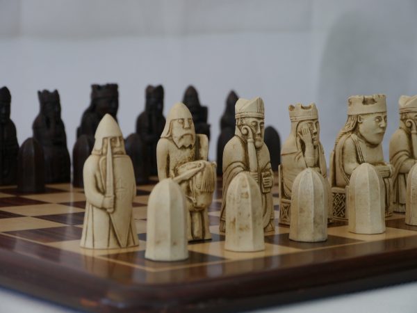 Berkeley Chess Ltd - Isle of Lewis Chess Set - Ivory and Brown - Image 4