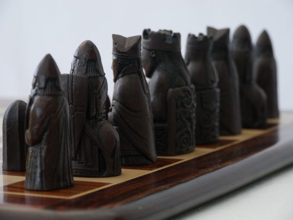Berkeley Chess Ltd - Isle of Lewis Chess Set - Ivory and Brown - Image 10