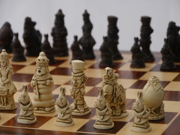 Berkeley Chess Ltd - Alice in Wonderland Chess Set - Ivory and Brown - Image 3
