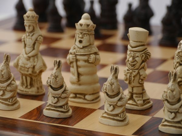 Berkeley Chess Ltd - Alice in Wonderland Chess Set - Ivory and Brown - Image 4