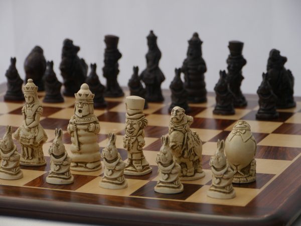 Berkeley Chess Ltd - Alice in Wonderland Chess Set - Ivory and Brown - Image 7