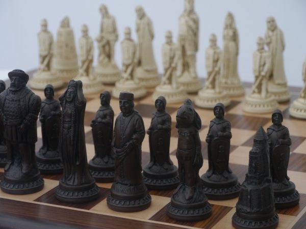 Berkeley Chess Ltd - Shakespeare - Ivory and Brown - Image 3