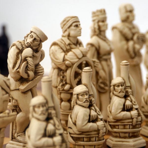 Berkeley Chess Ltd - Christopher Columbus - Ivory and Brown