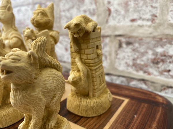 Berkeley Chess Ltd - Cats and Dogs - BROWN - Image 4