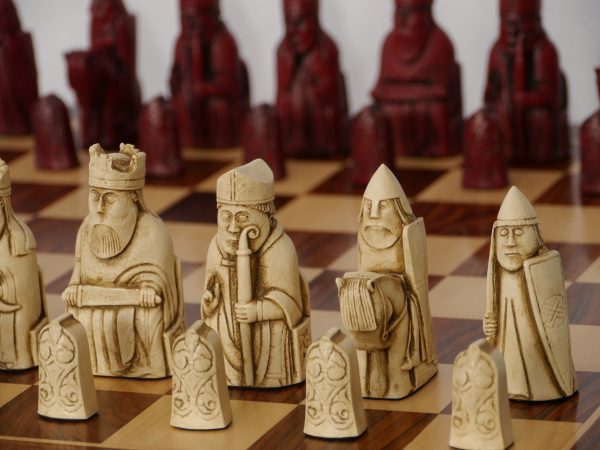 Berkeley Chess Ltd - Isle of Lewis Chess Set - Ivory and Red