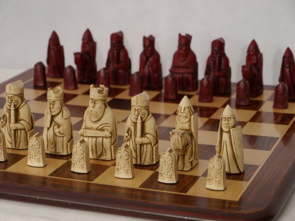 Berkeley Chess Ltd - Isle of Lewis Chess Set - Ivory and Red - Image 3