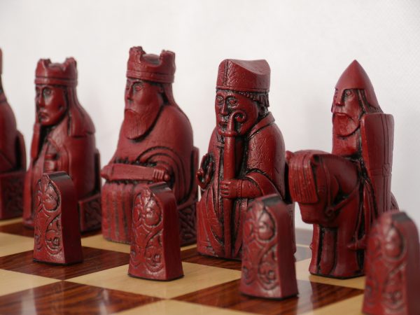 Berkeley Chess Ltd - Isle of Lewis Chess Set - Ivory and Red - Image 5