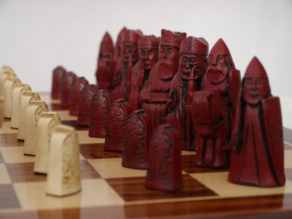 Berkeley Chess Ltd - Isle of Lewis Chess Set - Ivory and Red - Image 10