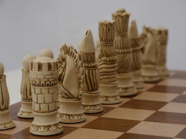 Berkeley Chess Ltd - Victorian Chess Set - Ivory and Red - Image 9