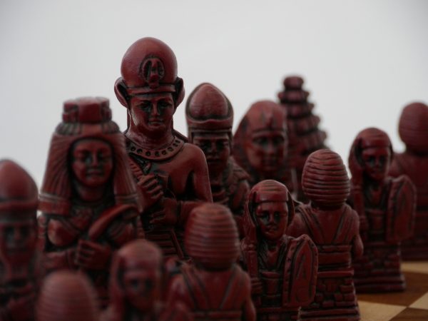 Berkeley Chess Ltd - Egyptian Chess Set - Ivory and Red - Image 3