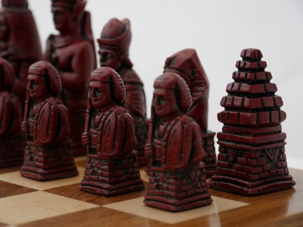 Berkeley Chess Ltd - Egyptian Chess Set - Ivory and Red - Image 6