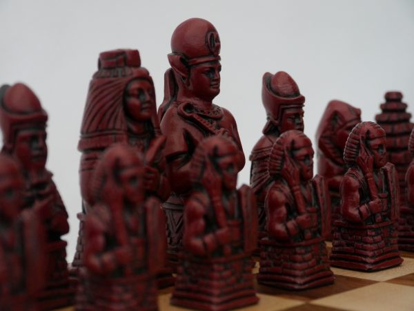 Berkeley Chess Ltd - Egyptian Chess Set - Ivory and Red - Image 7