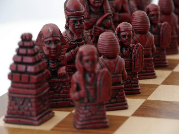 Berkeley Chess Ltd - Egyptian Chess Set - Ivory and Red - Image 11