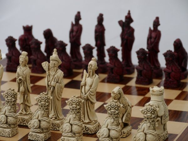 Berkeley Chess Ltd - Mandarin Chess Set - Ivory and Red - Image 3