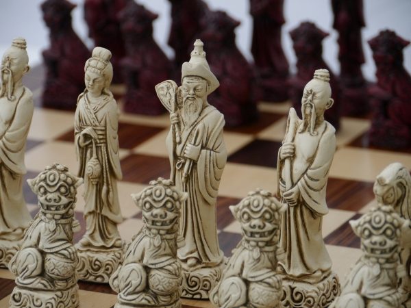 Berkeley Chess Ltd - Mandarin Chess Set - Ivory and Red - Image 4