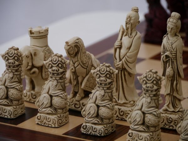 Berkeley Chess Ltd - Mandarin Chess Set - Ivory and Red - Image 5