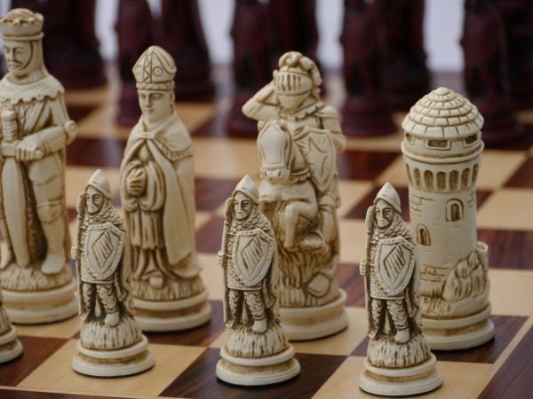 Berkeley Chess Ltd - Large Camelot Chess Set - Ivory and Red - Image 5