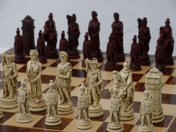 Berkeley Chess Ltd - Roman - Ivory and Red - Image 3
