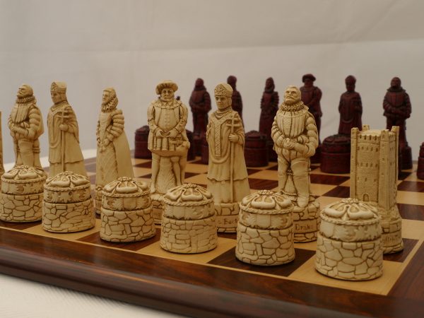 Berkeley Chess Ltd - English Chess Set - Ivory and Red - Image 4