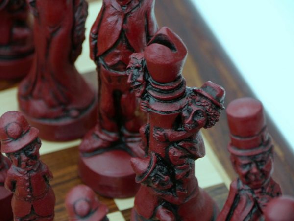 Berkeley Chess Ltd - Movie Stars Chess Set - Ivory and Red - Image 11