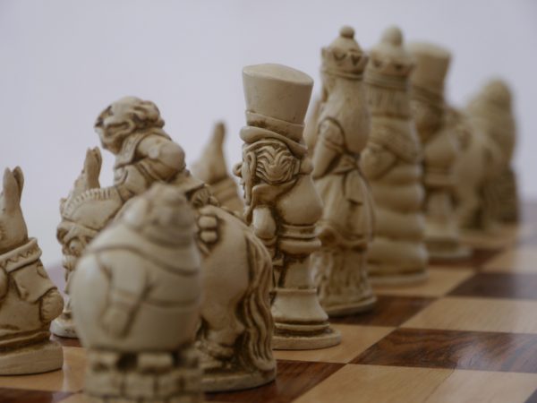 Berkeley Chess Ltd - Alice in Wonderland Chess Set - Ivory and Red - Image 9