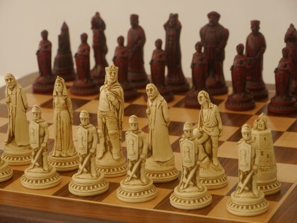 Berkeley Chess Ltd - Shakespeare - Ivory and Red - Image 2