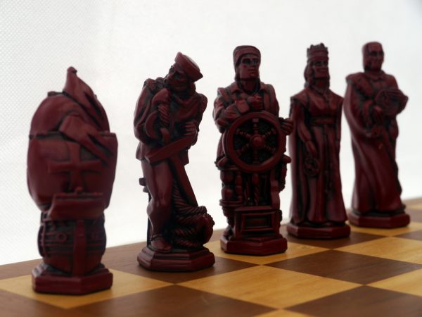 Berkeley Chess Ltd - Christopher Columbus - Ivory and Red - Image 3