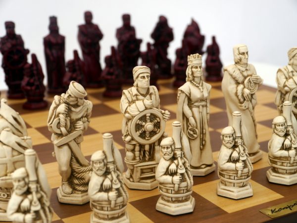 Berkeley Chess Ltd - Christopher Columbus - Ivory and Red