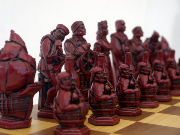 Berkeley Chess Ltd - Christopher Columbus - Ivory and Red - Image 5