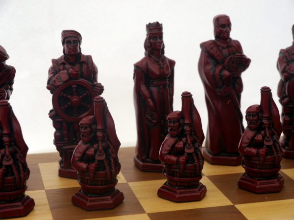 Berkeley Chess Ltd - Christopher Columbus - Ivory and Red - Image 9