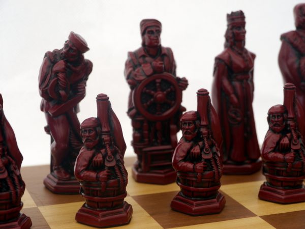 Berkeley Chess Ltd - Christopher Columbus - Ivory and Red - Image 10