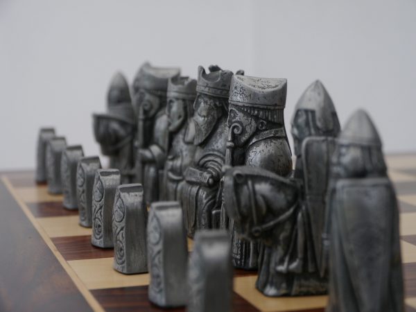 Berkeley Chess Ltd - Isle of Lewis Chess Set - METAL - Image 2