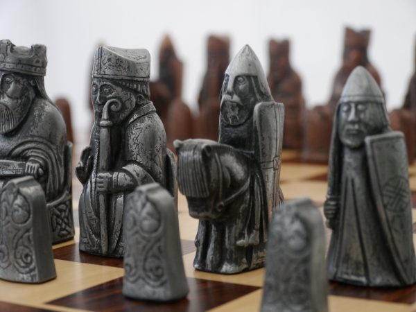 Berkeley Chess Ltd - Isle of Lewis Chess Set - METAL